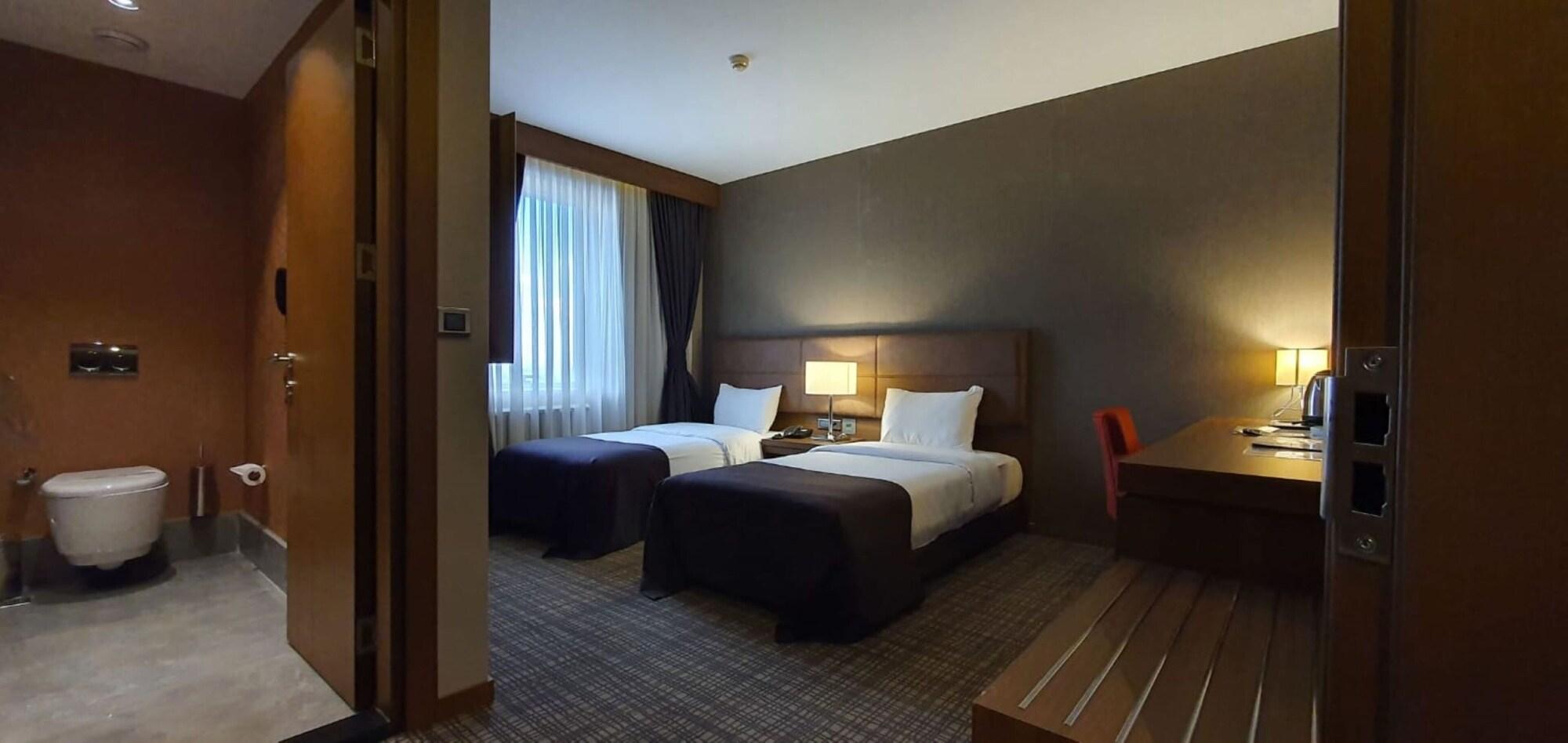 Grand Isias Hotel 阿德亚曼 外观 照片