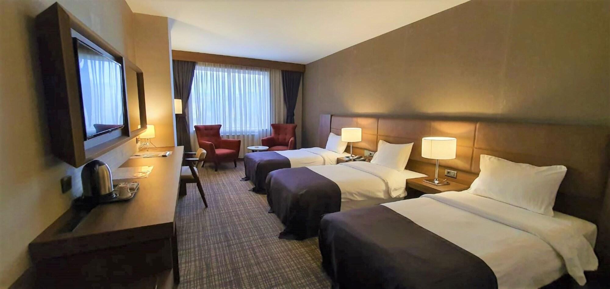 Grand Isias Hotel 阿德亚曼 外观 照片